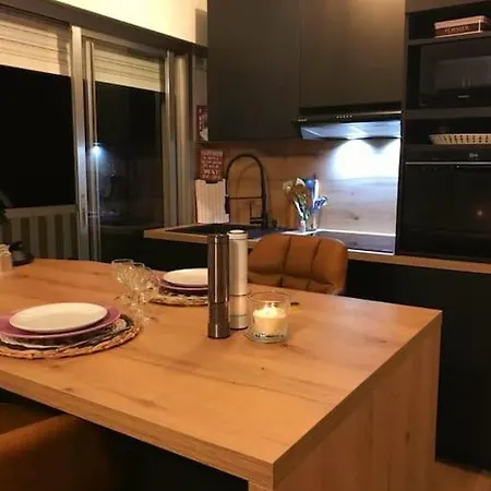 La Petite *